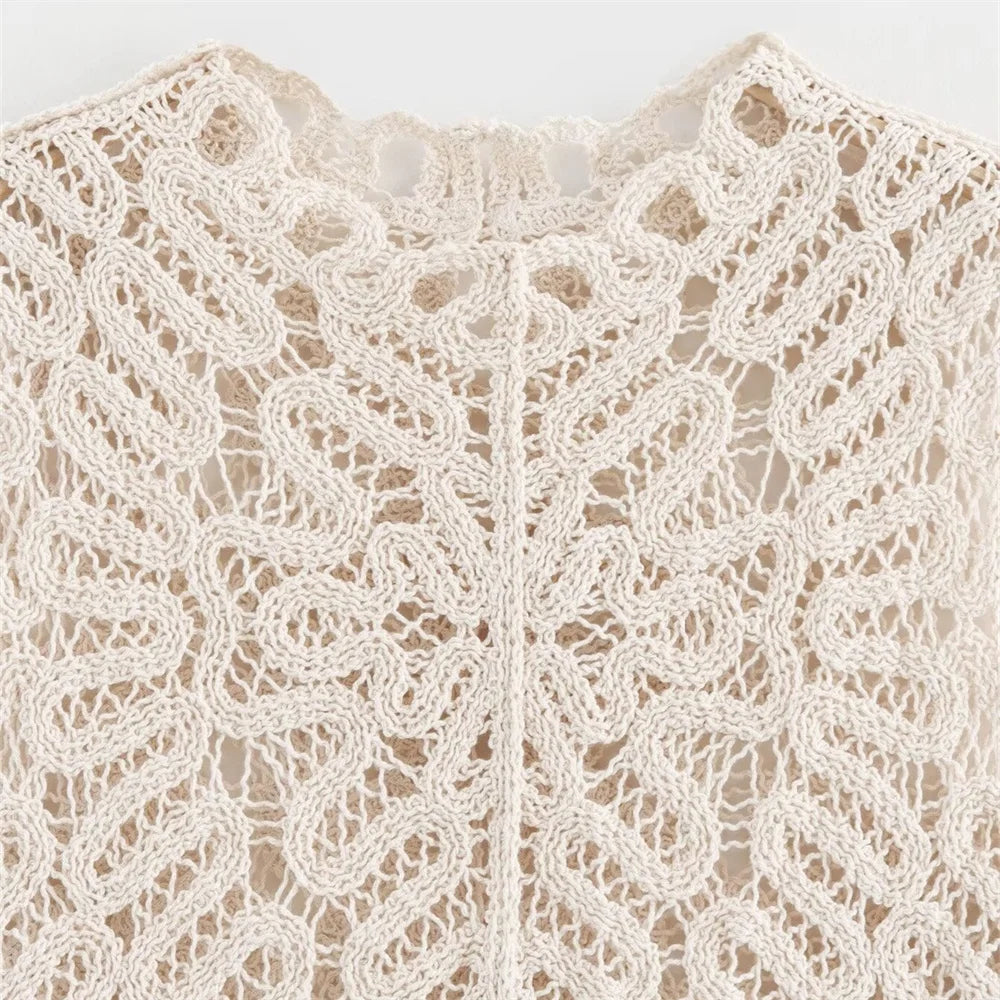 In the autumn of 2024, the new women's fashion and leisure temperament crocheted knitted tops & crocheted knitted skirts.