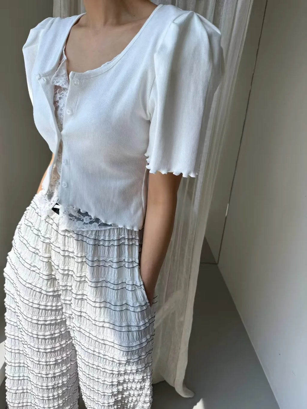 Liliang Lace Splicing Fake Two-Piece Knitted Top Women Summer New Vintage Earlet Lace Trim ort Sve Loose Fit Cardigan