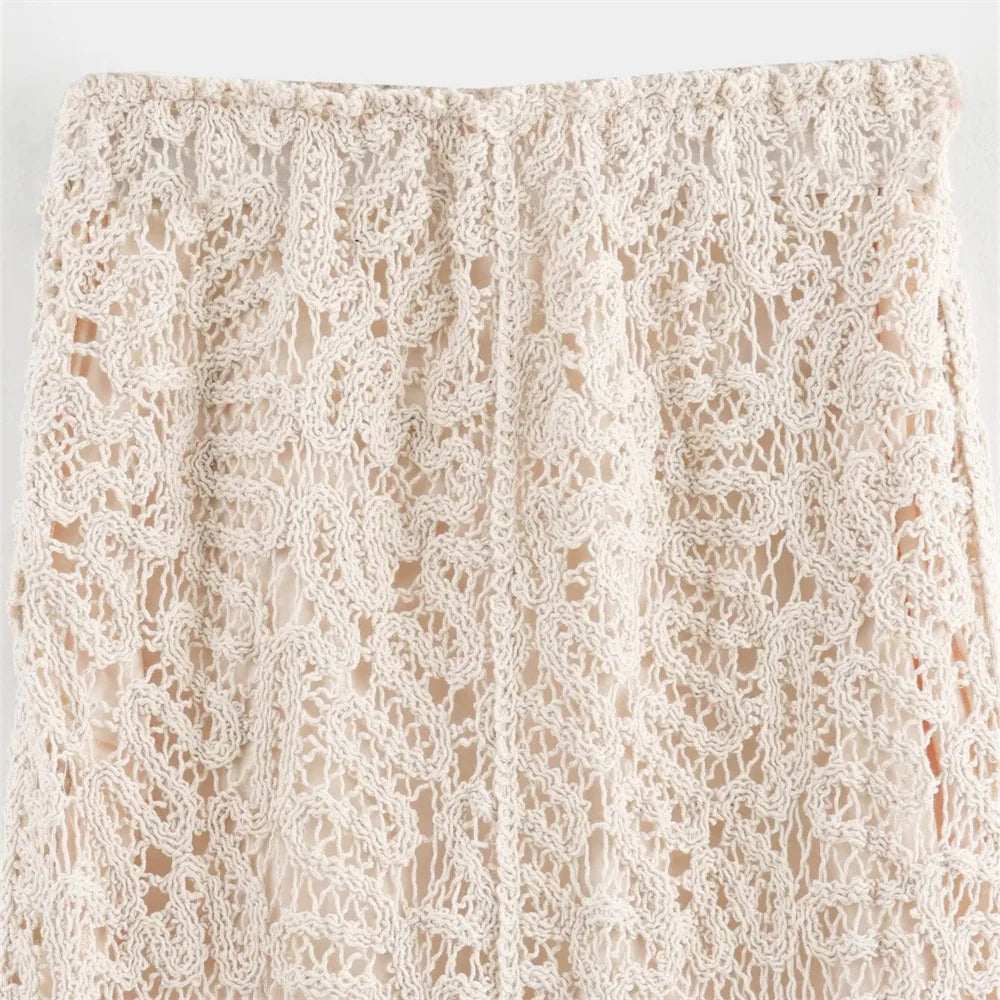 In the autumn of 2024, the new women's fashion and leisure temperament crocheted knitted tops & crocheted knitted skirts.
