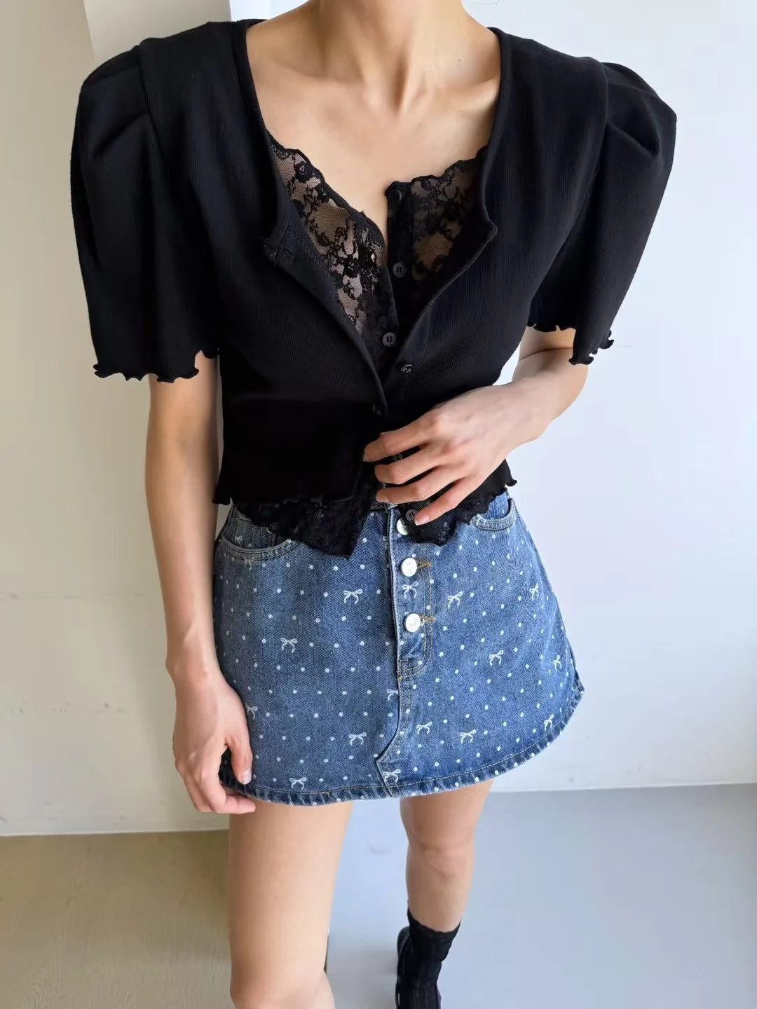 Liliang Lace Splicing Fake Two-Piece Knitted Top Women Summer New Vintage Earlet Lace Trim ort Sve Loose Fit Cardigan