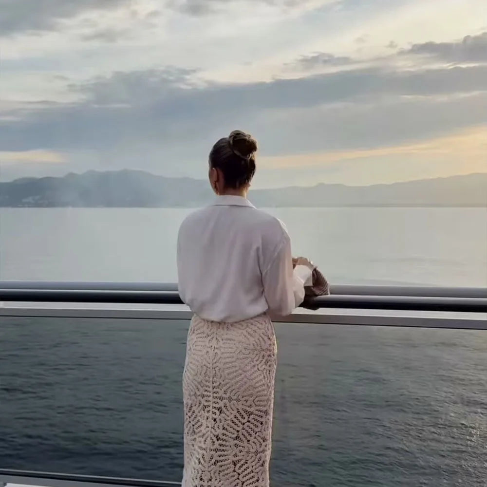 In the autumn of 2024, the new women's fashion and leisure temperament crocheted knitted tops & crocheted knitted skirts.