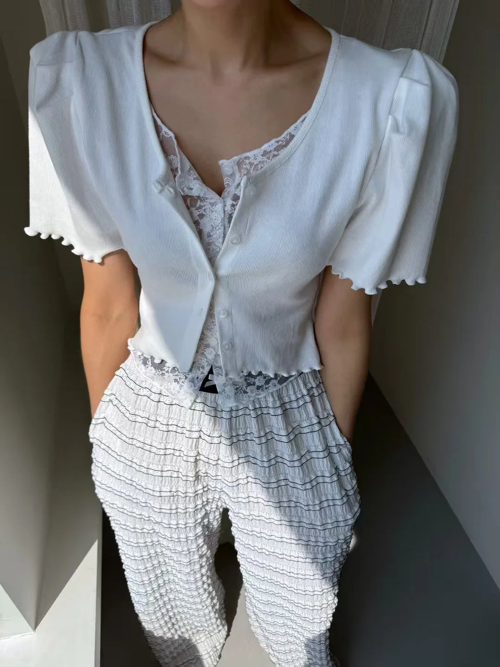 Liliang Lace Splicing Fake Two-Piece Knitted Top Women Summer New Vintage Earlet Lace Trim ort Sve Loose Fit Cardigan