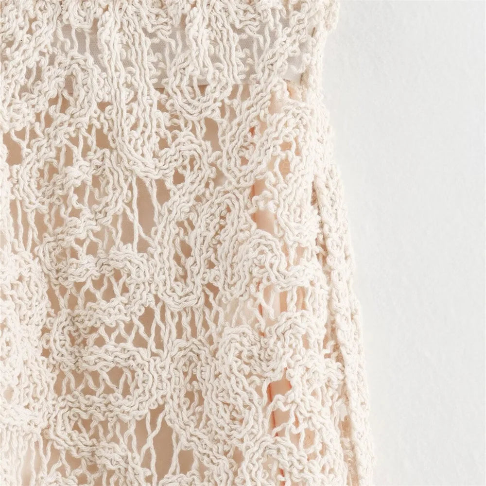 In the autumn of 2024, the new women's fashion and leisure temperament crocheted knitted tops & crocheted knitted skirts.