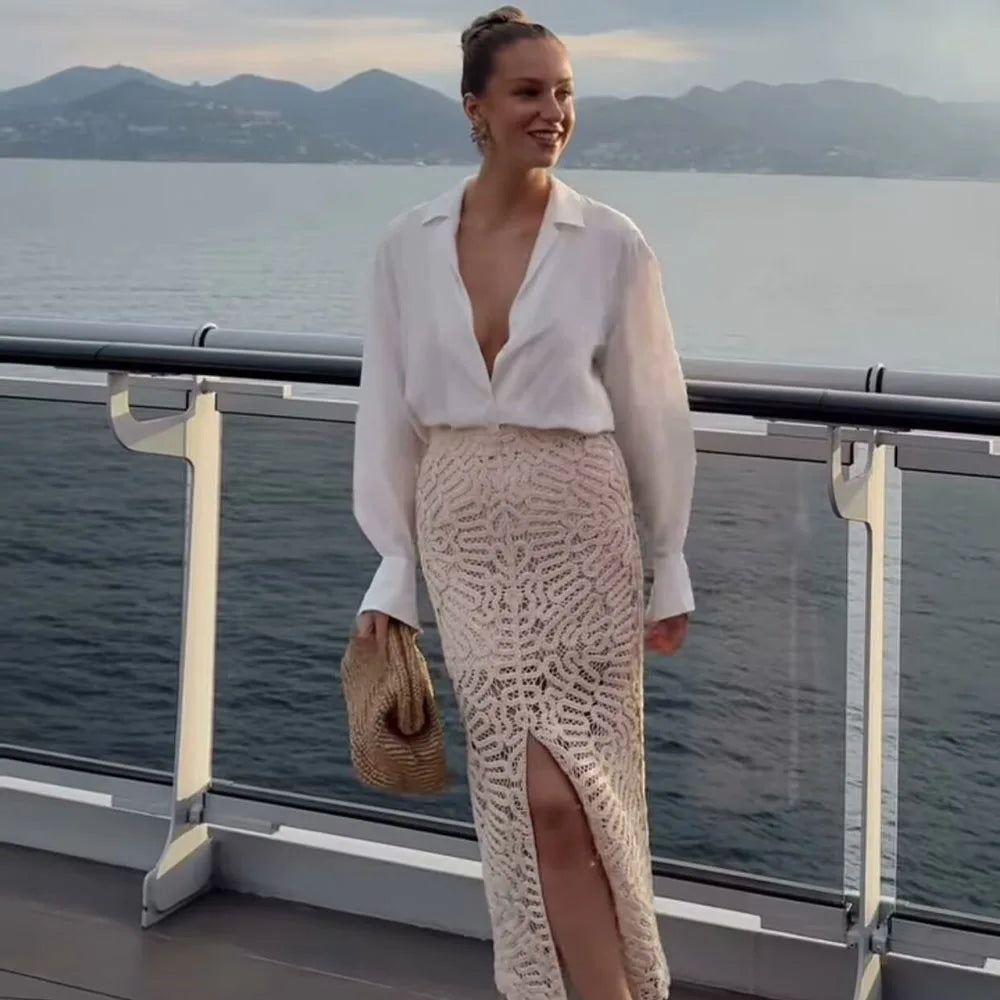 In the autumn of 2024, the new women's fashion and leisure temperament crocheted knitted tops & crocheted knitted skirts.