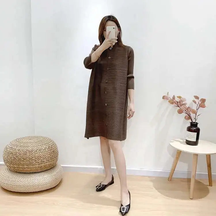 LANMREM Women  Pleated Single Breasted Dress New Stand Theree Quarter Sleeve  Fashion Tide Spring 2025 2F0095