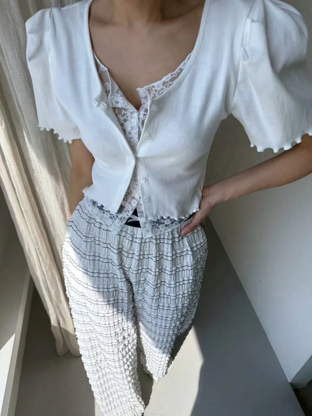 Liliang Lace Splicing Fake Two-Piece Knitted Top Women Summer New Vintage Earlet Lace Trim ort Sve Loose Fit Cardigan